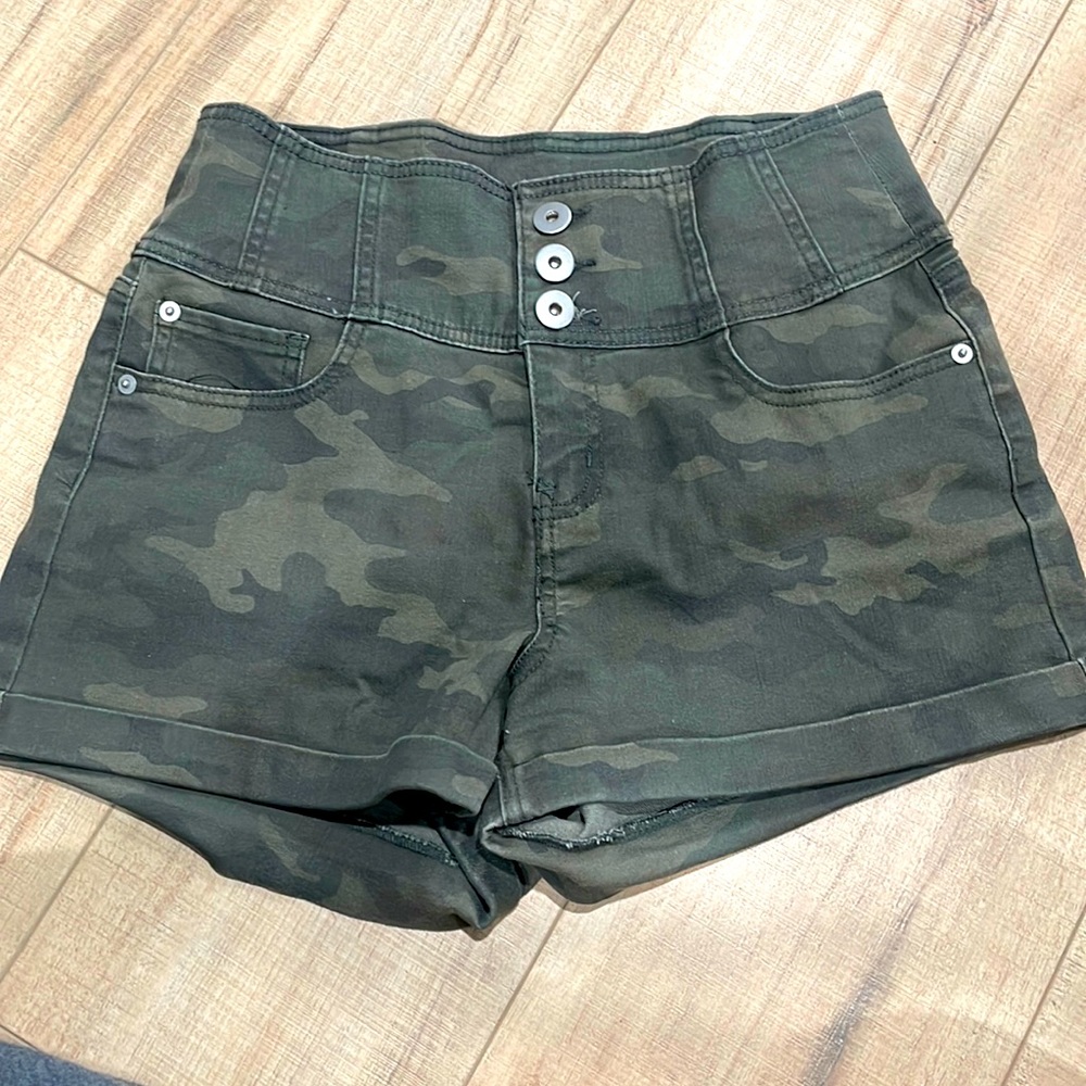 High rise camo shorts size 11